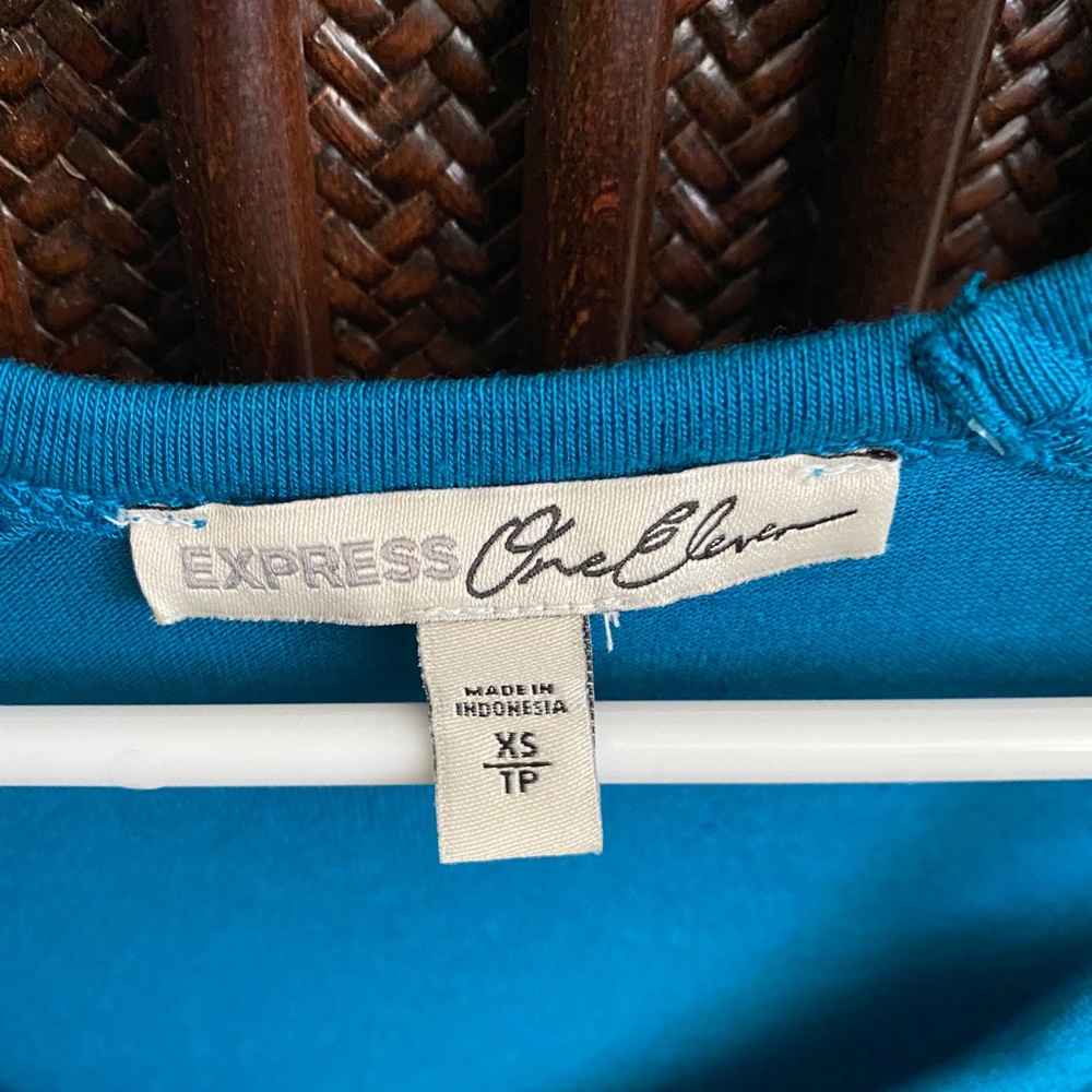 Express Tank top - Picture 2 of 4